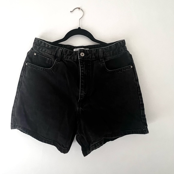 Zara Mom Fit High Wasited Denim Shorts - Picture 2 of 5